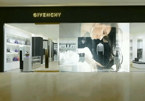 LED透明屏在市場上占據(jù)著重要位置！