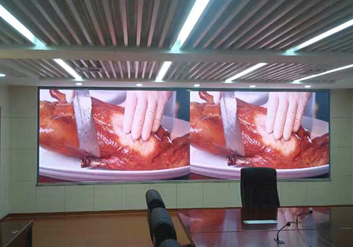 小間距LED顯示屏的優(yōu)勢(shì)表現(xiàn)在哪些方面？