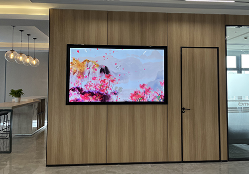 深圳藍(lán)晨科技觸摸廣告機(jī)案例