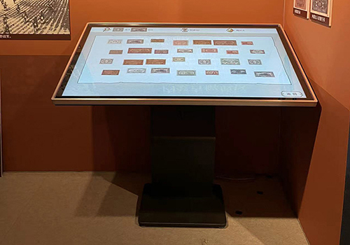 觸摸廣告機(jī)在高新科技領(lǐng)域的核心價(jià)值