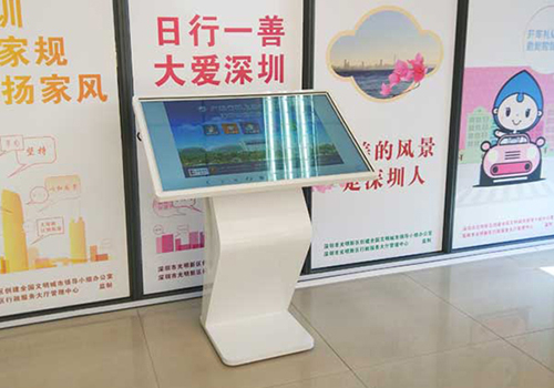 觸摸廣告一體機(jī)有哪些吸引人的地方？