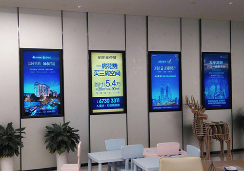 液晶廣告機(jī)價(jià)格差異巨大的四大主要原因