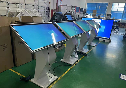 觸摸一體機應用在高速路服務區(qū)的4個特點