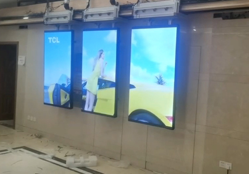 吊裝三聯開合屏幕